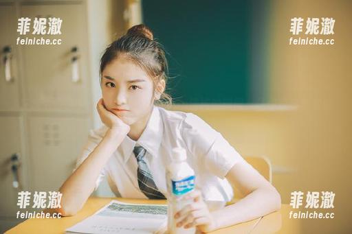 在这个图包中，观看Choi Ji Yun清纯的瞬间，让你感受真实的美好！
